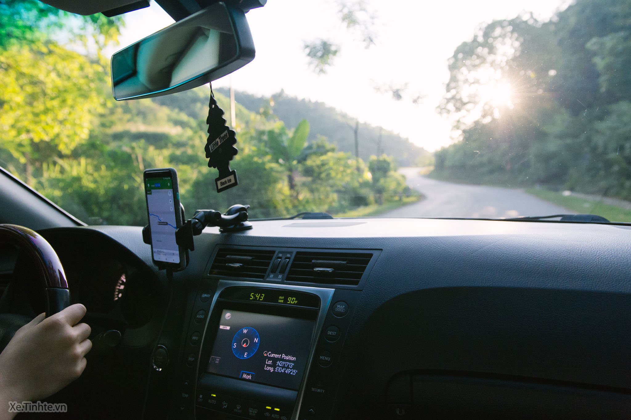 Đang tải 3M Crystalline_Xe.tinhte.vn-0936.jpg…