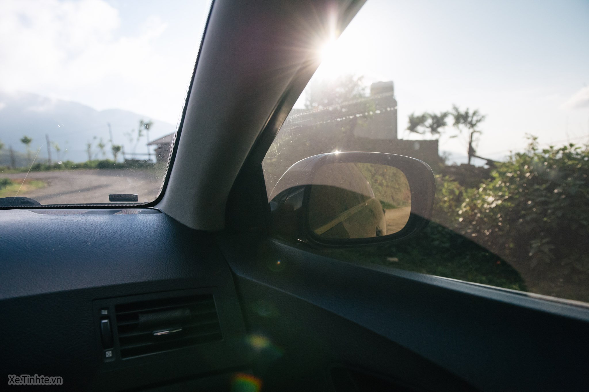 Đang tải 3M Crystalline_Xe.tinhte.vn-1038.jpg…